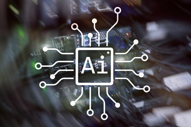 某已婚男演员被拍到与年轻女子牵手逛街，疑似出轨